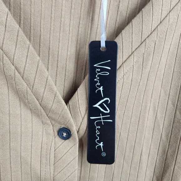 Velvet Heart Cori V-Neck Button Tie Front Ribbed Top In Camel Womens Size S NWT - Picture 6 of 11